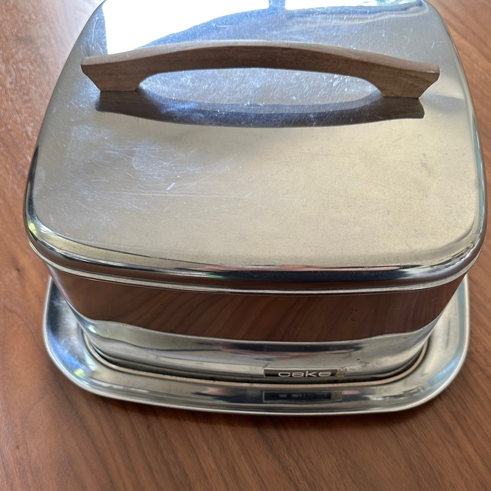 Vintage Lincoln Beautyware Metal Cake Carrier